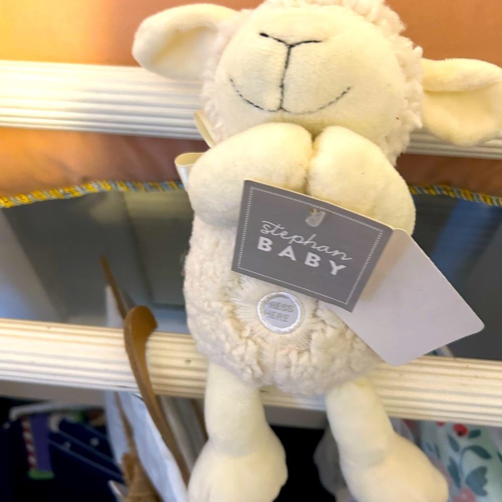 NEW with tags ! BLUE Stephan baby musical BLUE LAMB  new plays Jesus loves me!